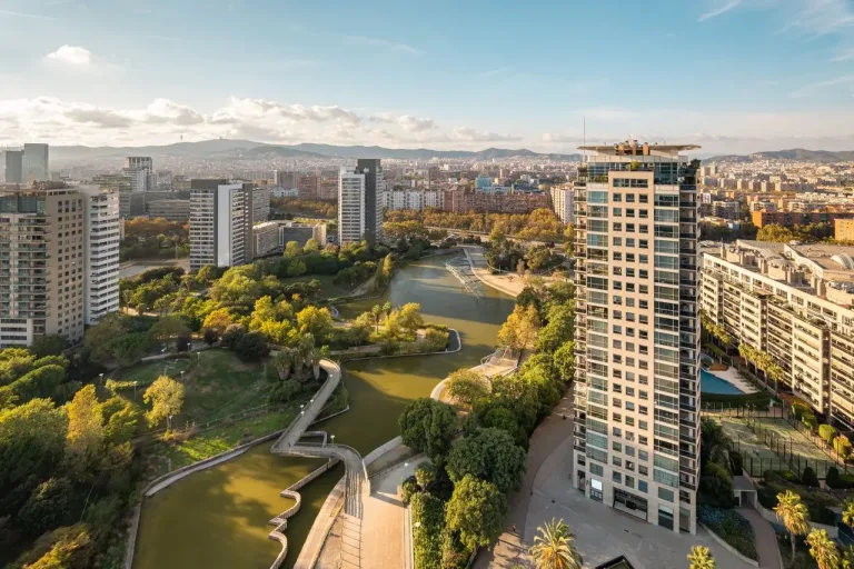 Vista aérea del barrio Diagonal Mar, Barcelona