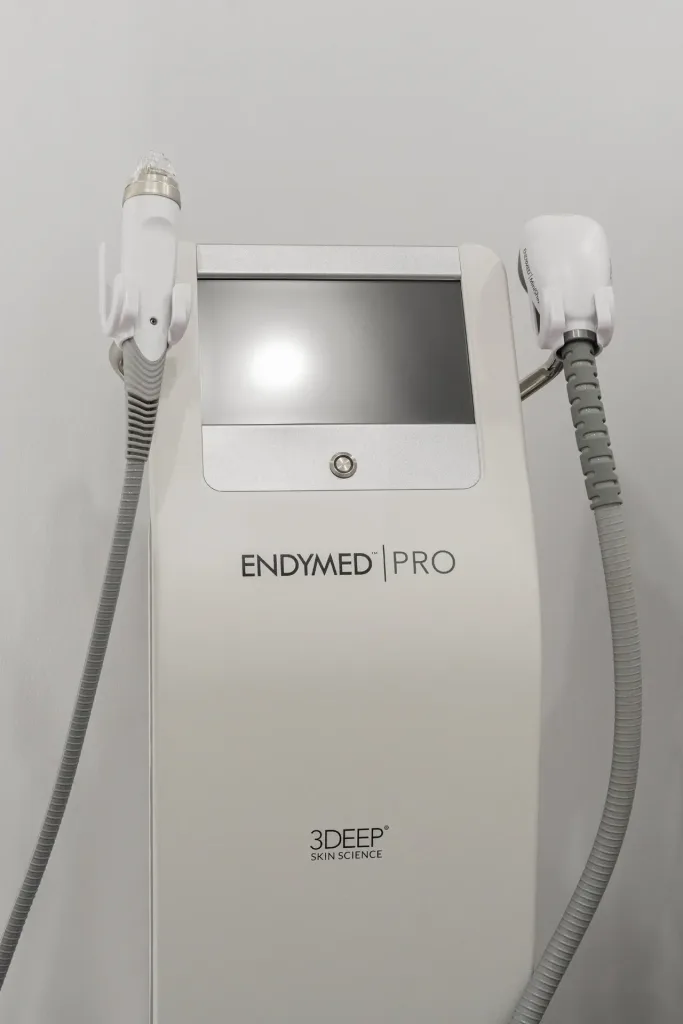 dispositivo médico avanzado para tratamientos de la piel a 1280px