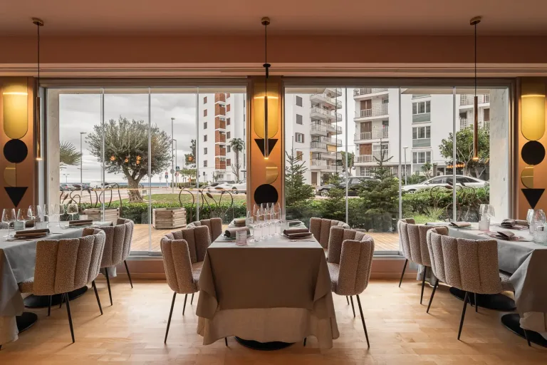 El Arte de la Fotografía Interior Capturando la Esencia de Laurel en Lloret del Mar