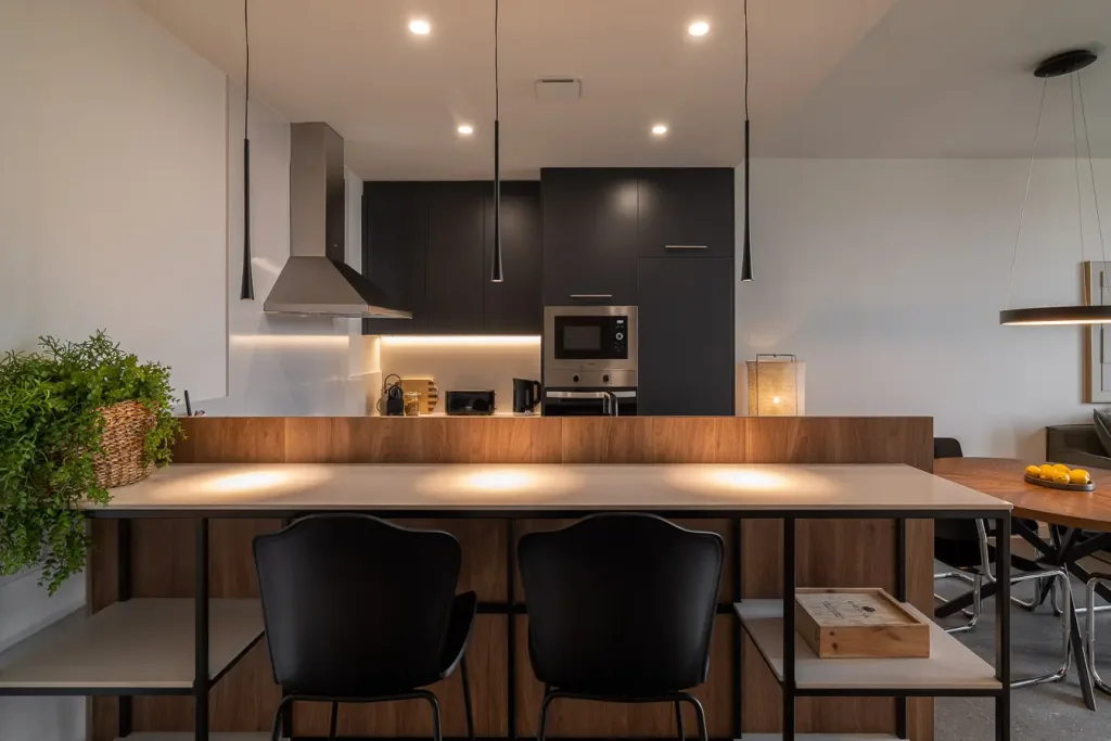 cocina moderna con encimeras de madera