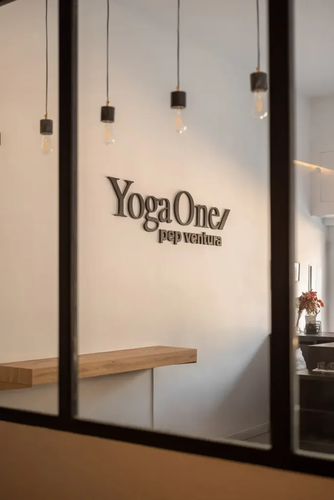 Vista desde la recepción del estudio de yoga