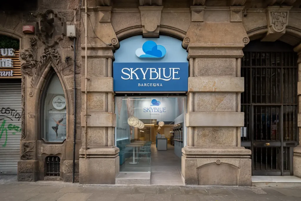 fachada de la heladeria skyblue en barcelona