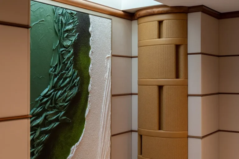 columna decorativa interior panel artistico texturas verde