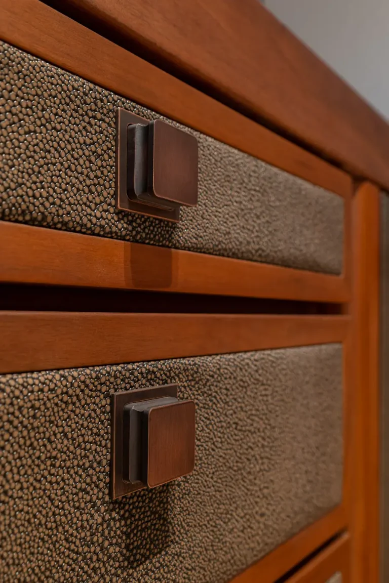 detalle tiradores metalicos mueble textura premium