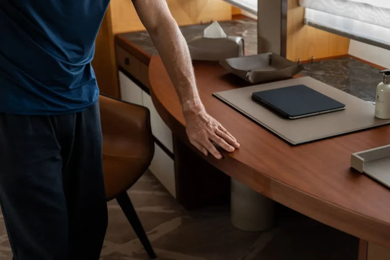 escritorio curvo madera lujo portatil iluminacion calida
