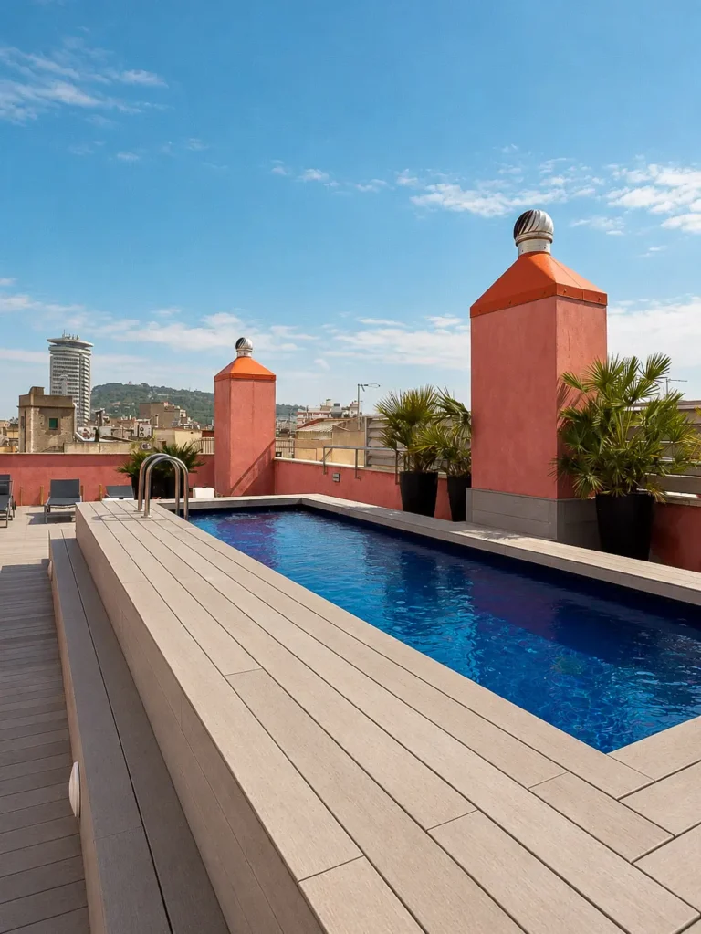 piscina azotea hotel terraza palmeras vistas barcelona